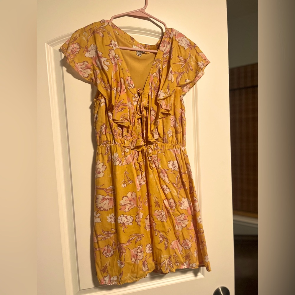 Amuse Society flouncy yellow dress